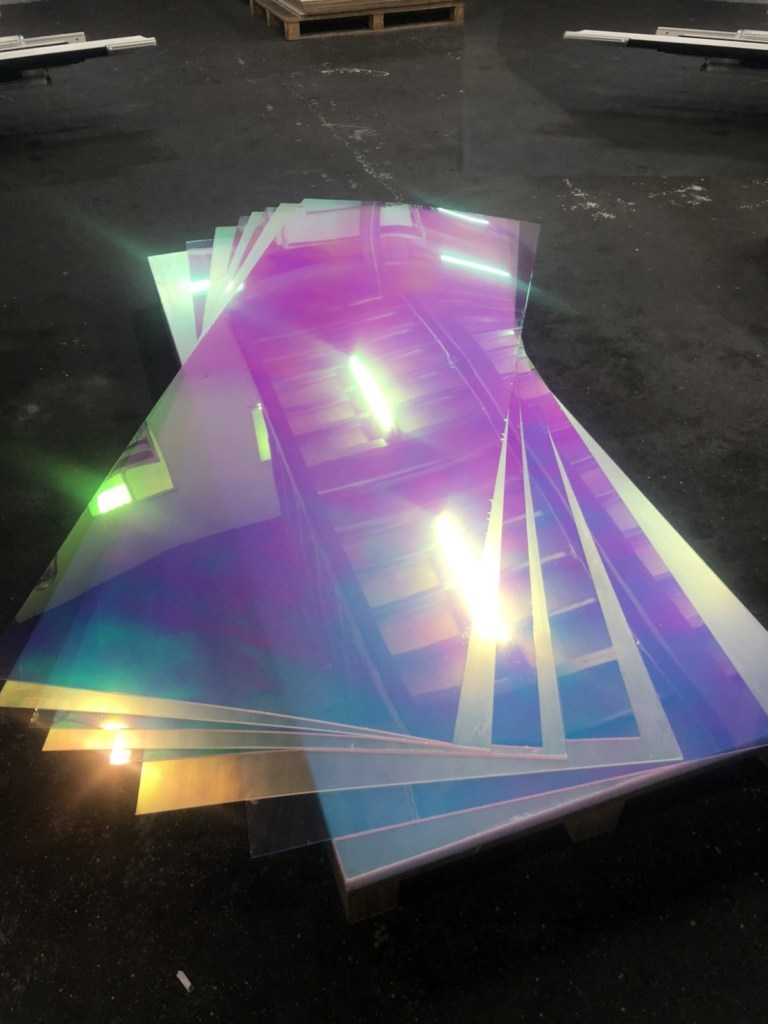 畢業展設計 組合展櫃 彩虹膜（雷射紙） 透明壓克力