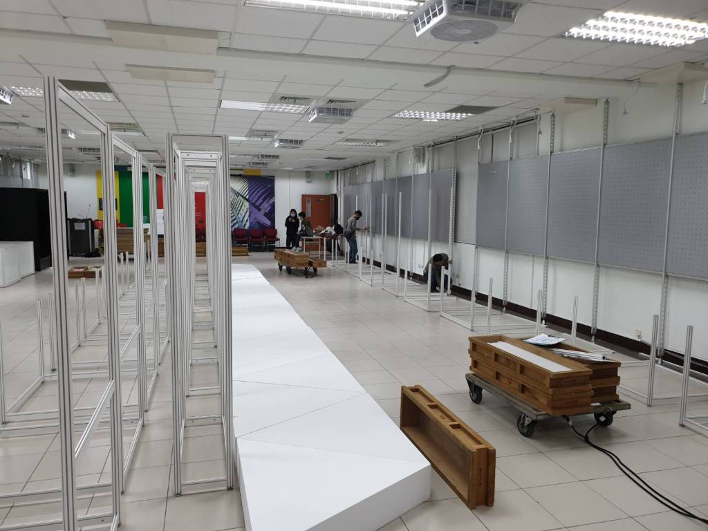 畢業展設計 進場施工 亞東技術學院有庠大樓