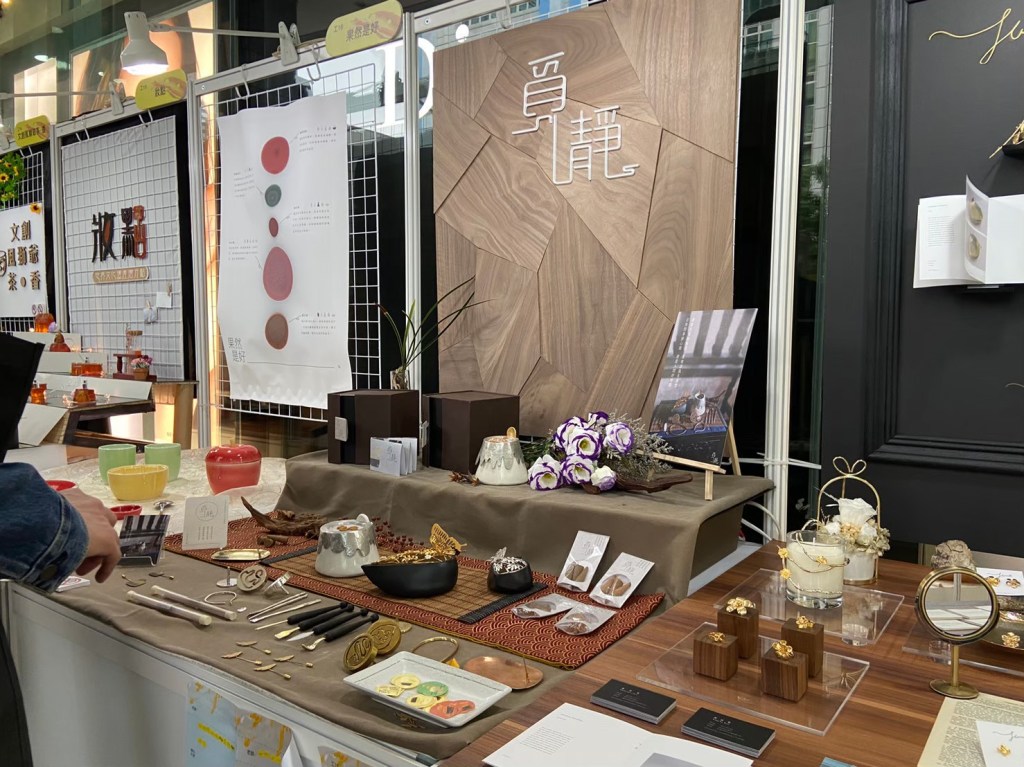 畢業展設計 開展驗收 亞東工商 校外展 板橋小遠百