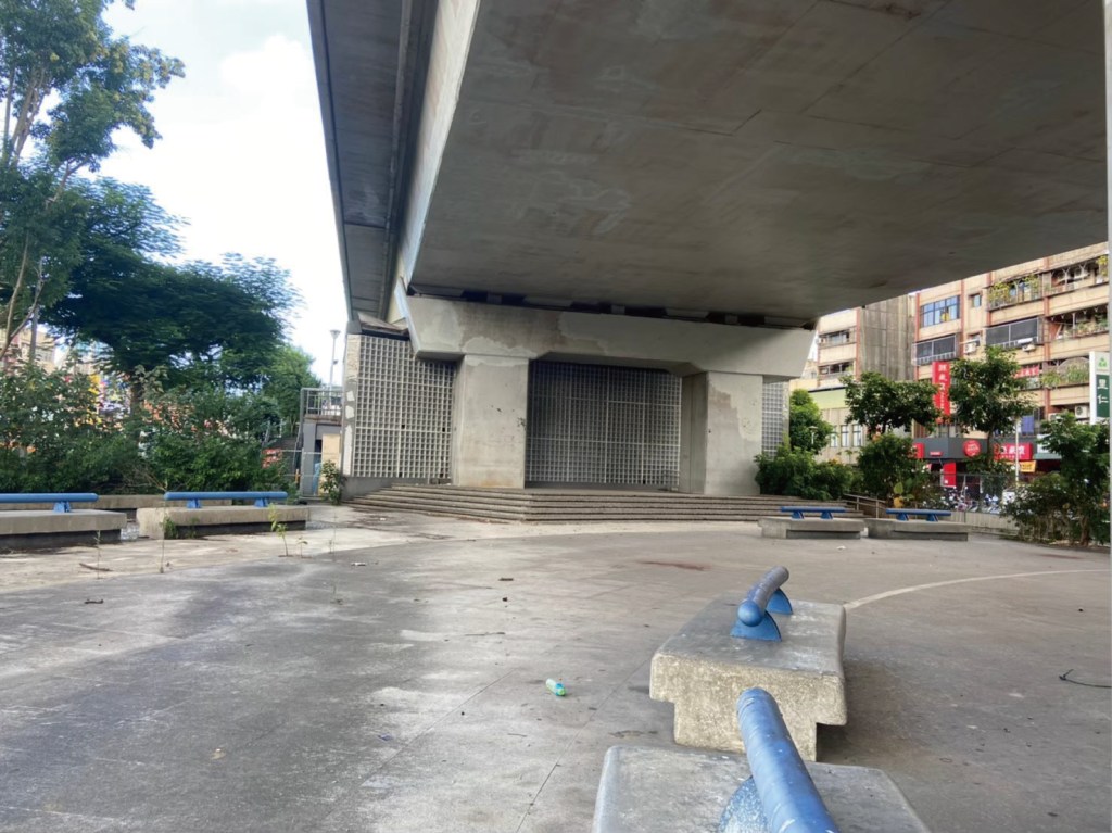 空間彩繪 汐止車站小廣場 繪製前