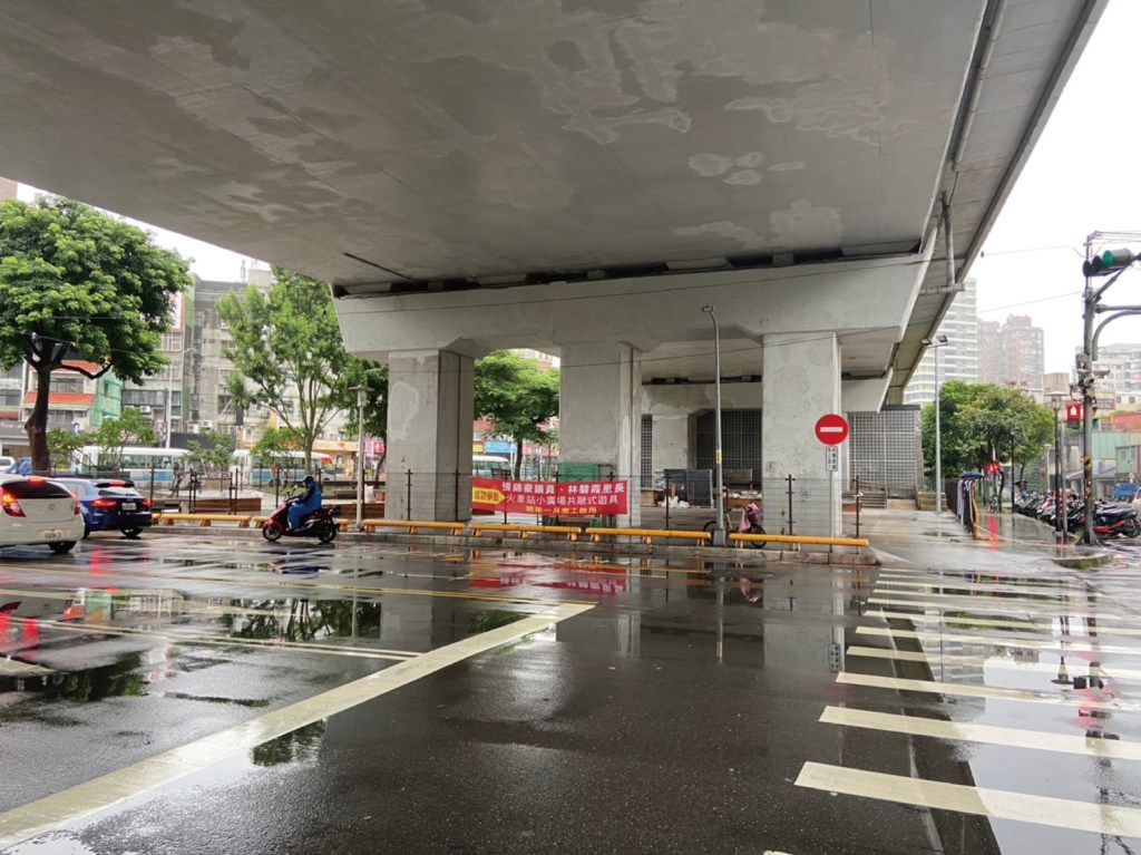 空間彩繪 汐止車站小廣場 繪製前