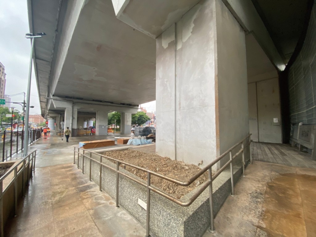 空間彩繪 汐止車站小廣場 繪製前