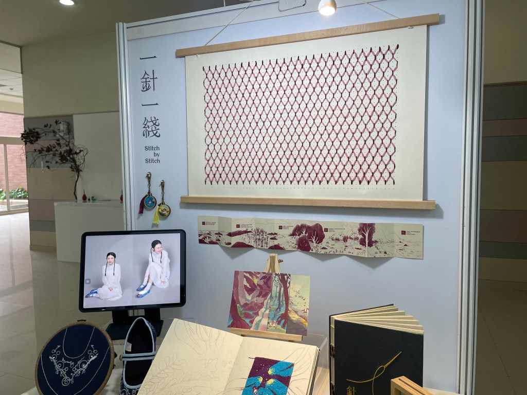 畢業展規劃，校內展規劃 學生展櫃設計