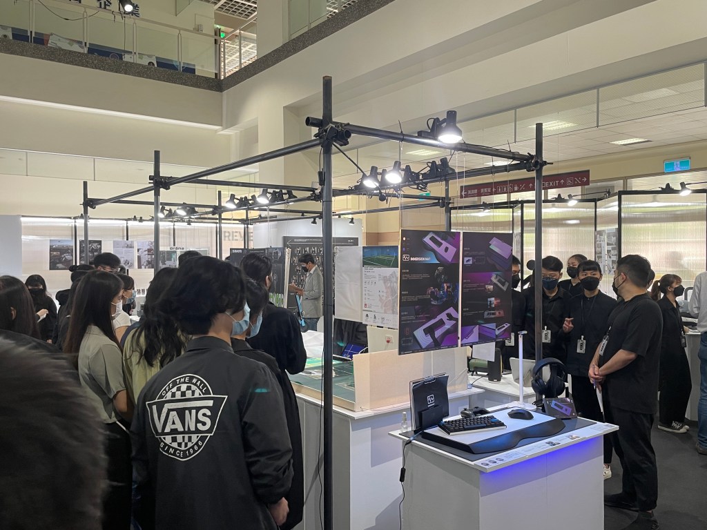 畢業展規劃，校內展規劃，形象設計，形象規劃，鋼管架結構 鐵架 鐵管 造型設計 來做設計