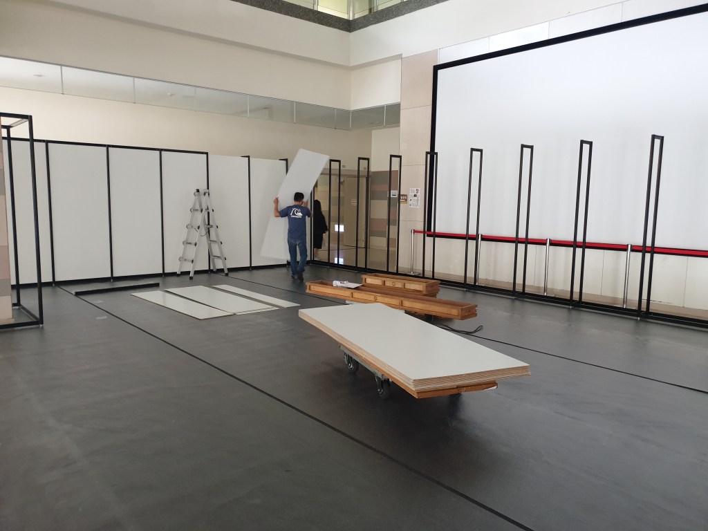 畢業展規劃，校內展規劃，進場施工