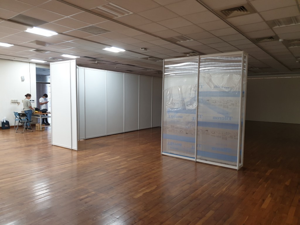 中空板為全新,膠膜客戶親自撕