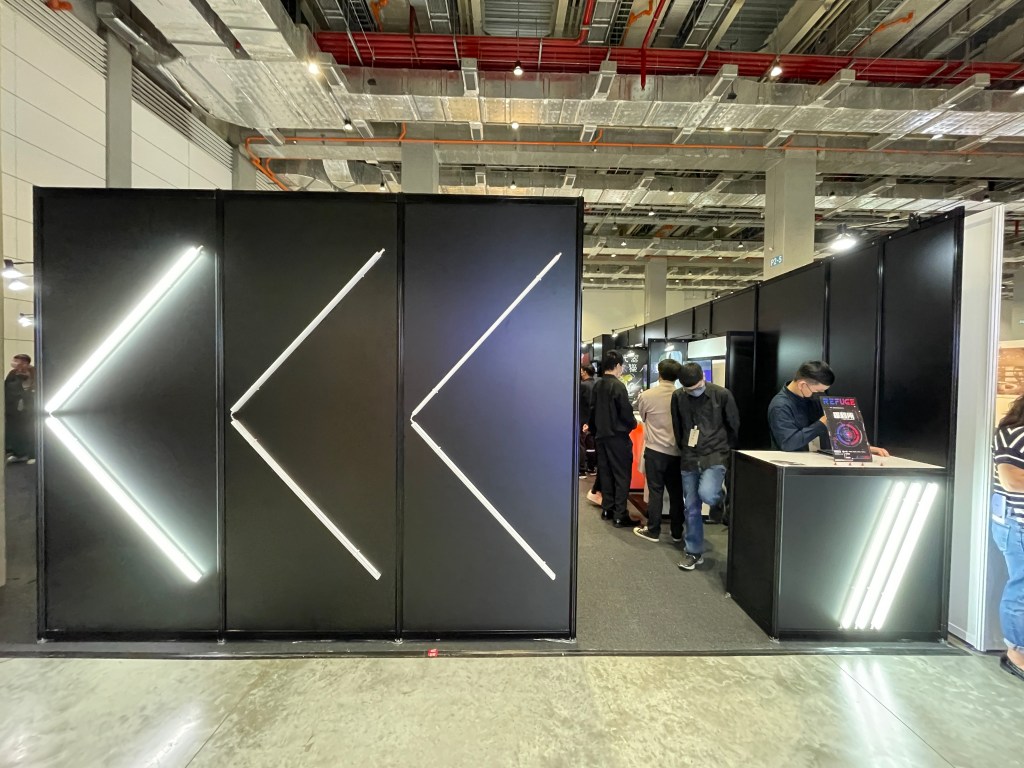 日光燈跑燈 LED燈 閃爍 燈條設計 燈具設計