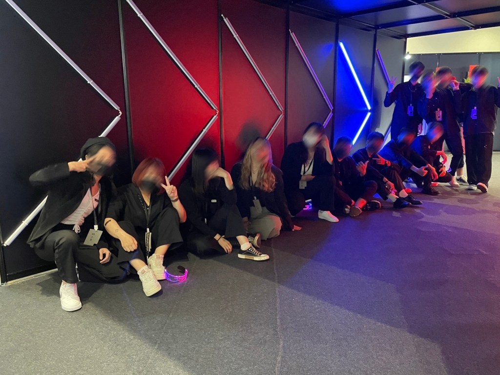 日光燈跑燈 LED燈 閃爍 燈條設計 燈具設計