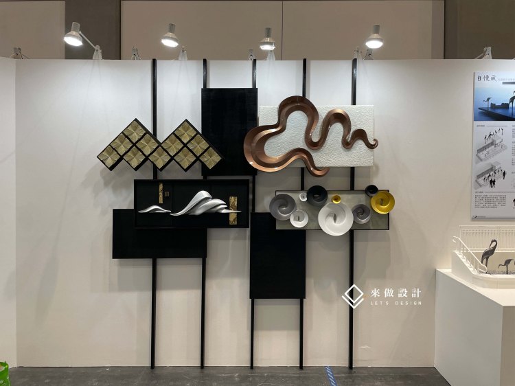 新一代設計展 校內展 畢業展 truss 木作 系統結構 學校校園設計 學生展 全木作 木作結構 特殊展櫃 服務台 造型服務台 燈條 背光字 立體字 LED燈條 暈光設計 暈光背板造型 造型框 造型